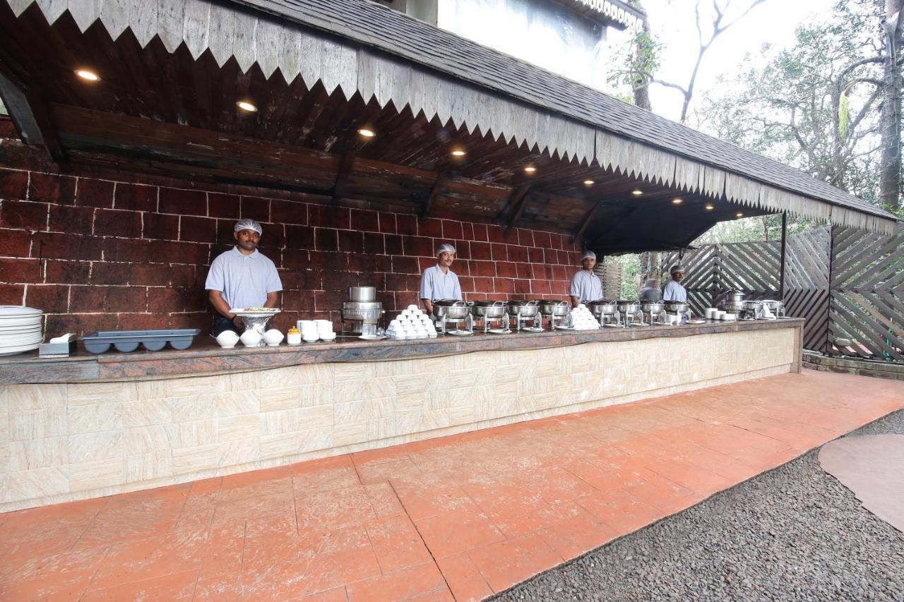 Westend Hotel Matheran Exterior foto